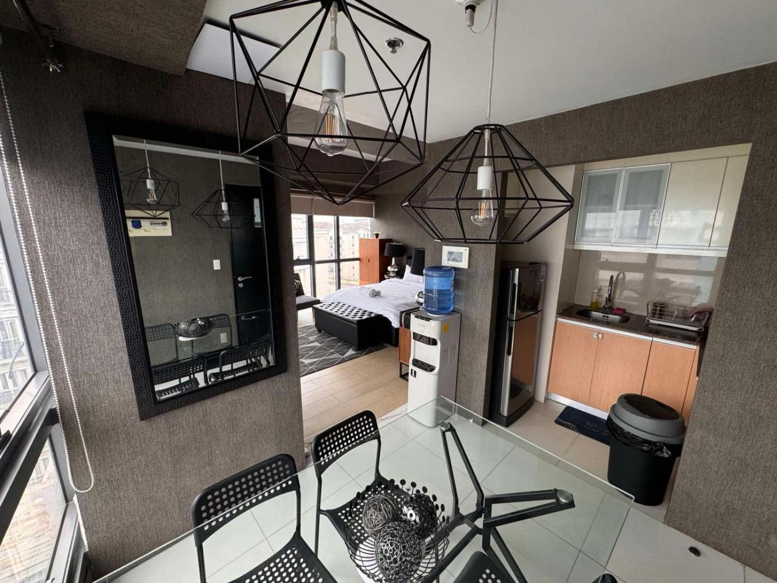 Modern Studio At Naia Terminal 3 Манила Екстериор снимка